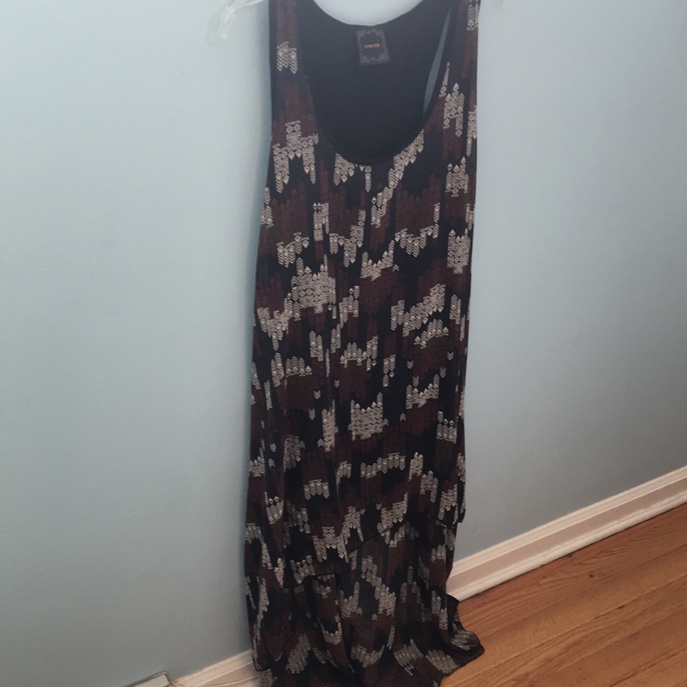 Hi-lo flows dress